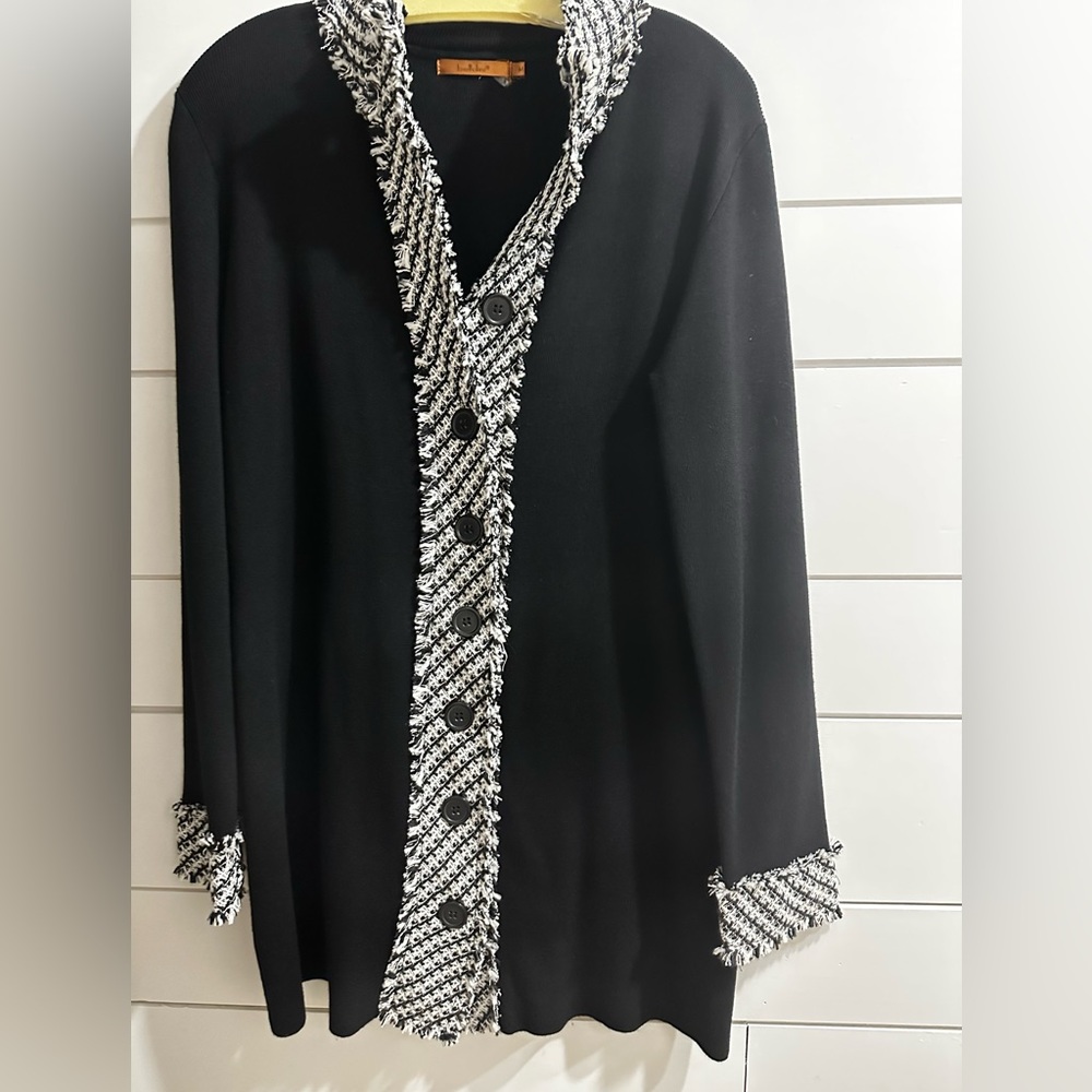 Belladini Womens Black Cardigan Size M Chunky Button Black White Trim Cozy